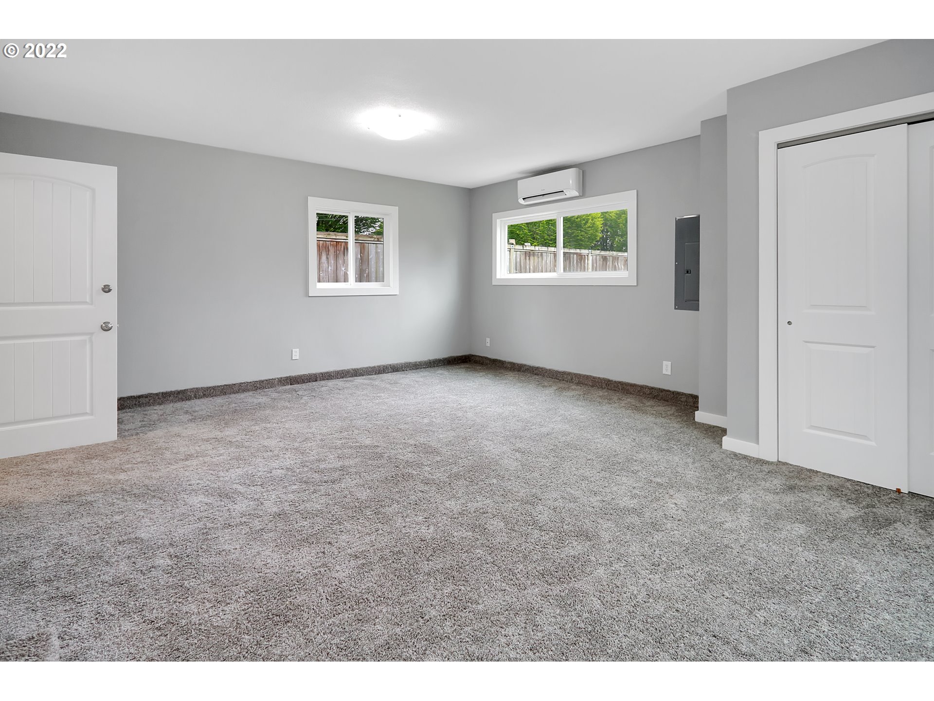 507 18th Avenue Longview, WA 98632 - Photo 17 of 29 a view of an empty room with a window