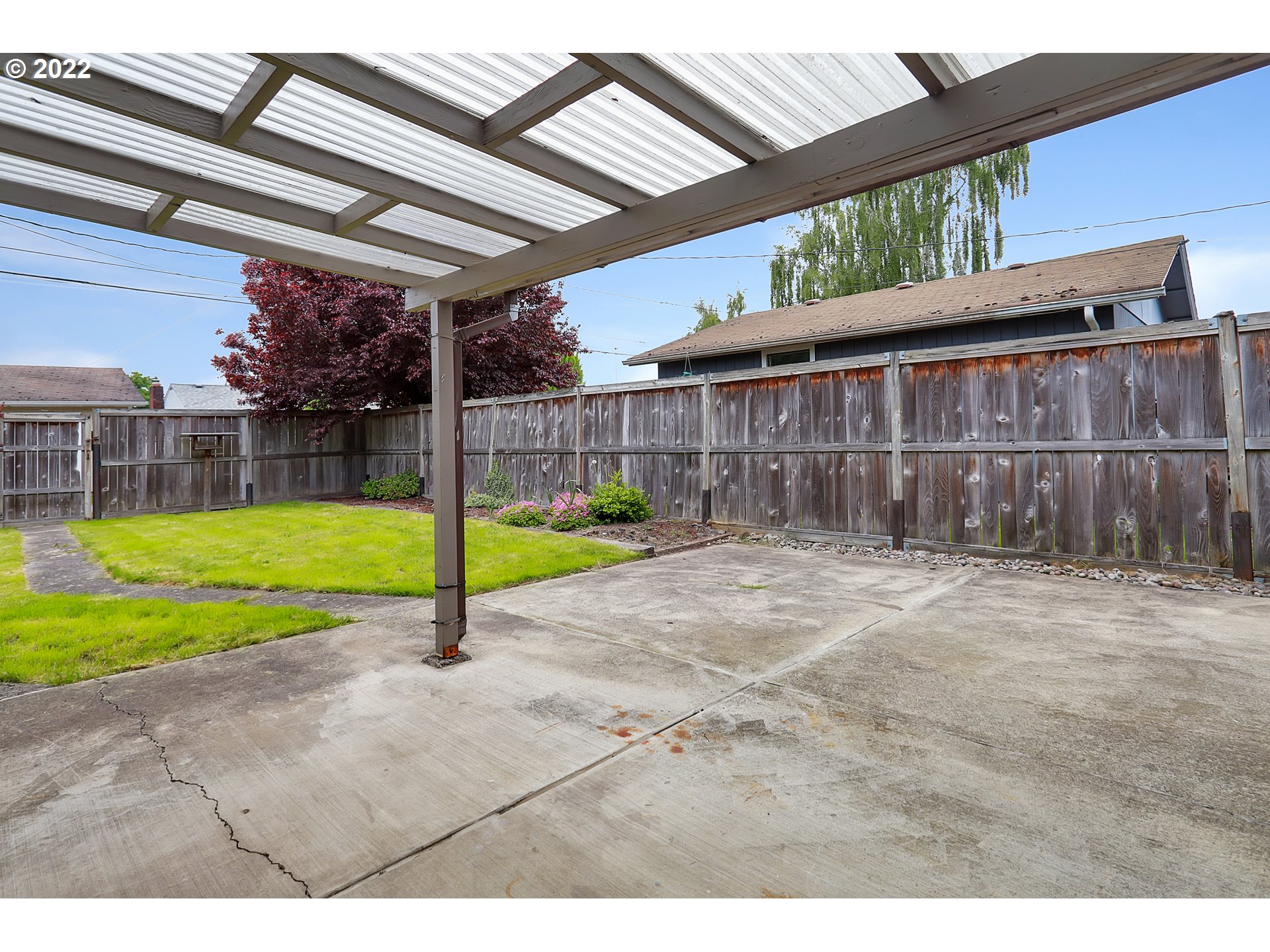 507 18th Avenue Longview, WA 98632 - Photo 21 of 29 a view of a backyard with a small cabin