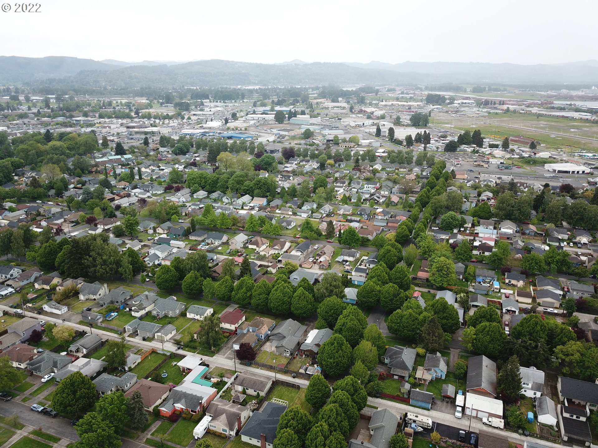 507 18th Avenue Longview, WA 98632 - Photo 27 of 29 an aerial view of multiple house