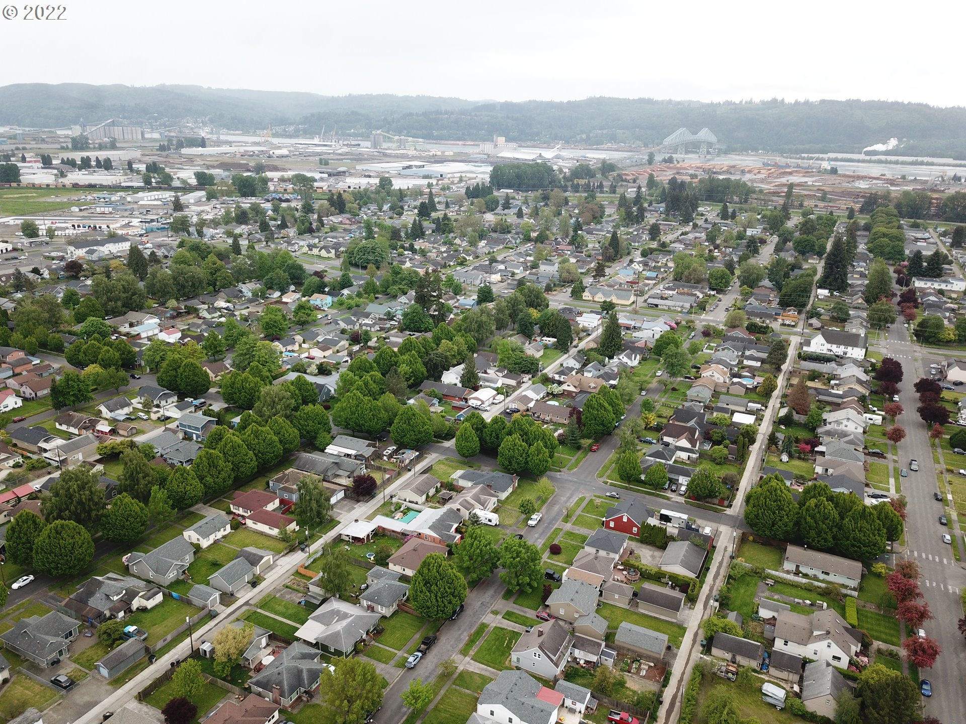 507 18th Avenue Longview, WA 98632 - Photo 28 of 29 an aerial view of multiple house