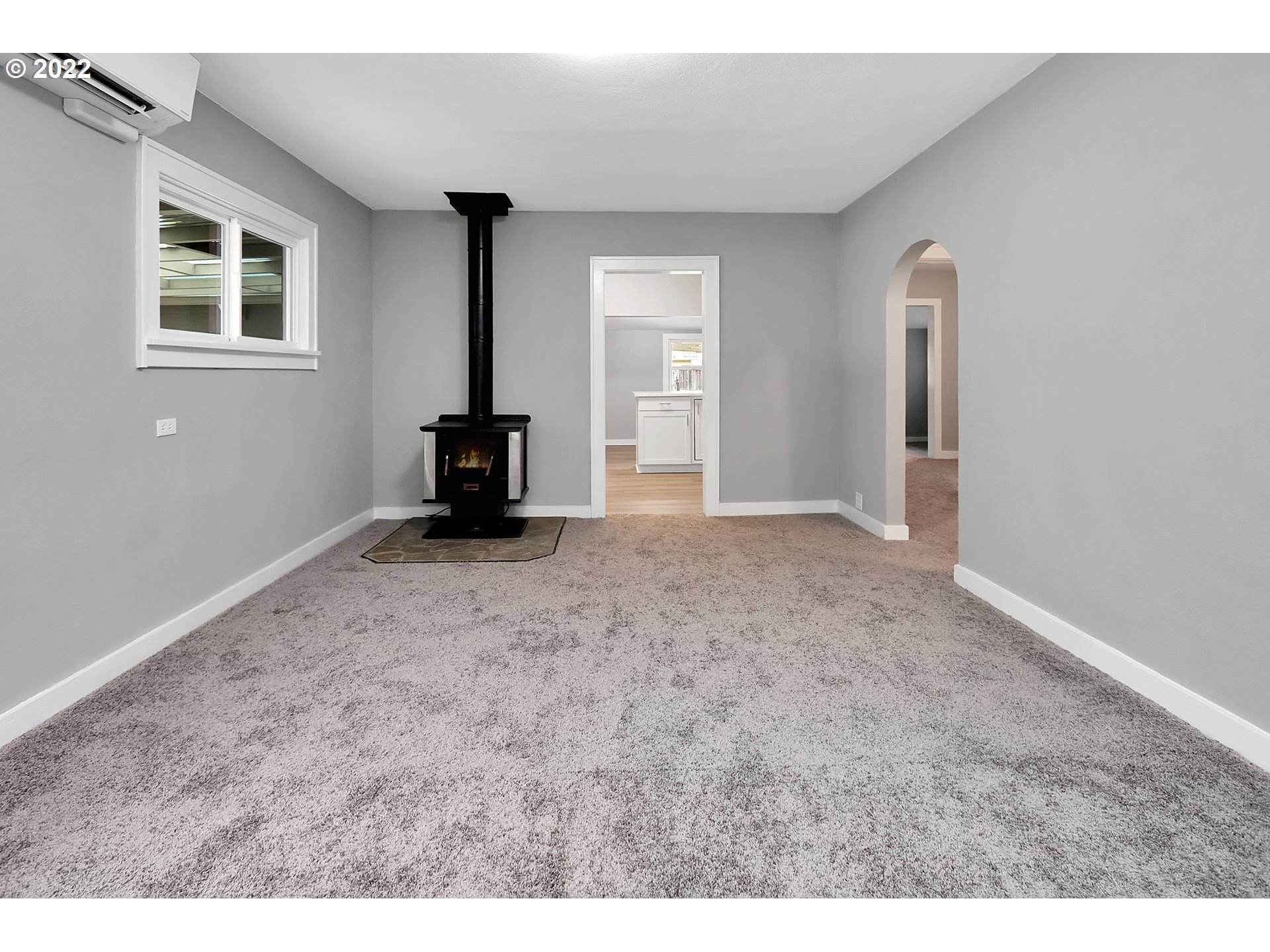 507 18th Avenue Longview, WA 98632 - Photo 3 of 29 a living room with furniture