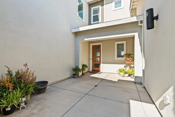 $929,888 | 9042 Elliott Spgs Drive, Elk Grove, CA 95624