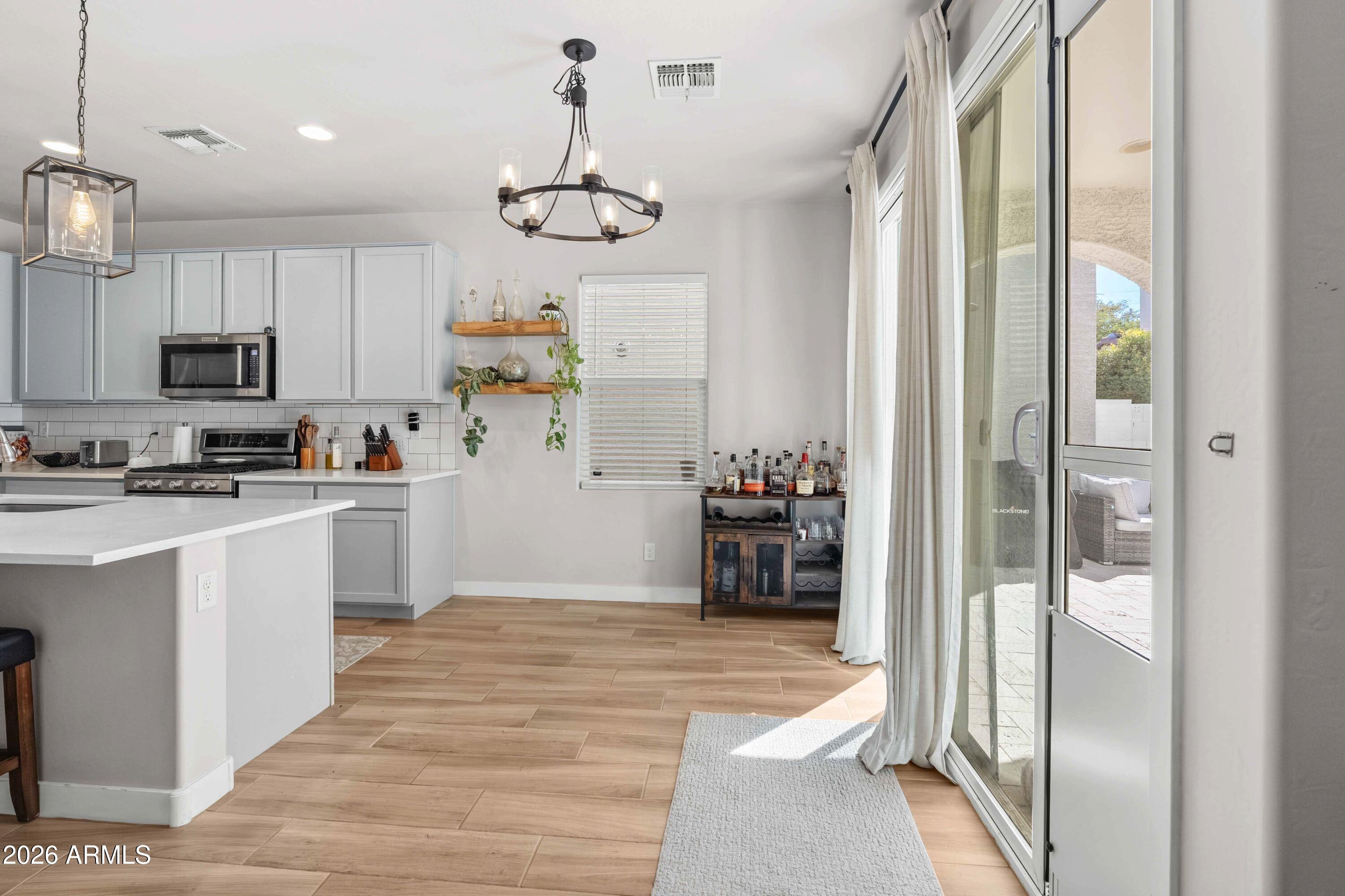 3717 East Cheery Lynn Road Phoenix, AZ 85018 - Photo 5 of 25 A-6