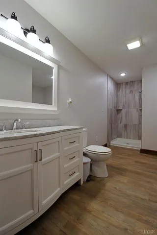 a bathroom with a toilet