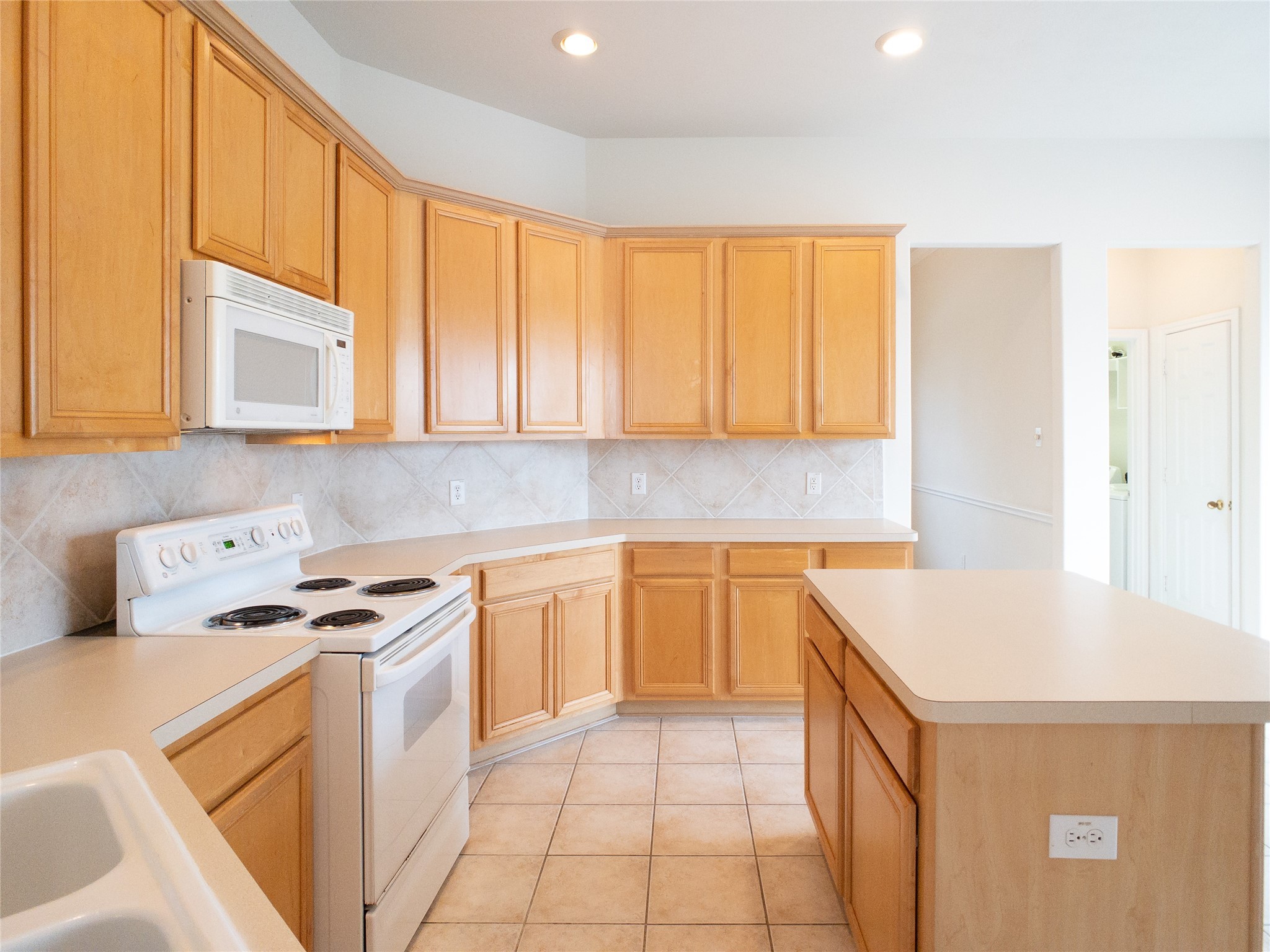 2727 South Cedar Hollow Drive Pearland, TX 77584 - Photo 11 of 41 classic tile backsplash & flooring