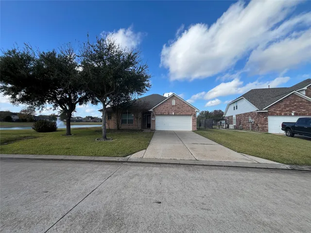 $2,400 | 2727 South Cedar Hollow Drive, Pearland, TX 77584