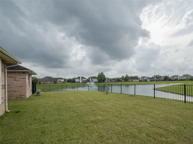 $2,400 | 2727 South Cedar Hollow Drive, Pearland, TX 77584