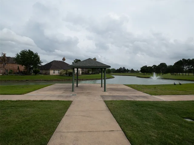 $2,400 | 2727 South Cedar Hollow Drive, Pearland, TX 77584