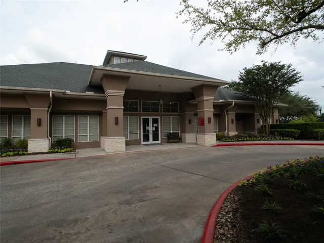 $2,400 | 2727 South Cedar Hollow Drive, Pearland, TX 77584