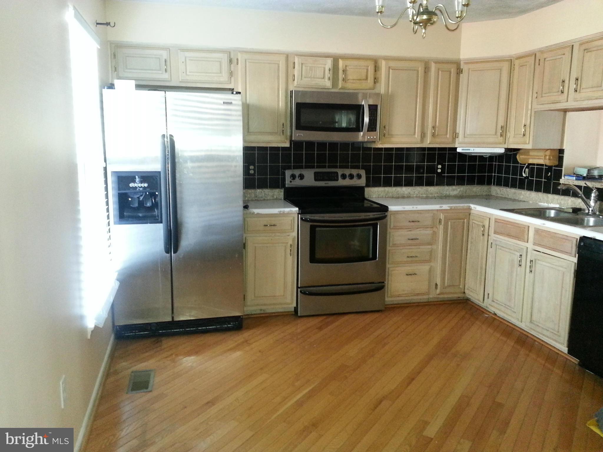 8 Par 3 Way Baltimore, MD 21209 - Photo 2 of 15 Kitchen