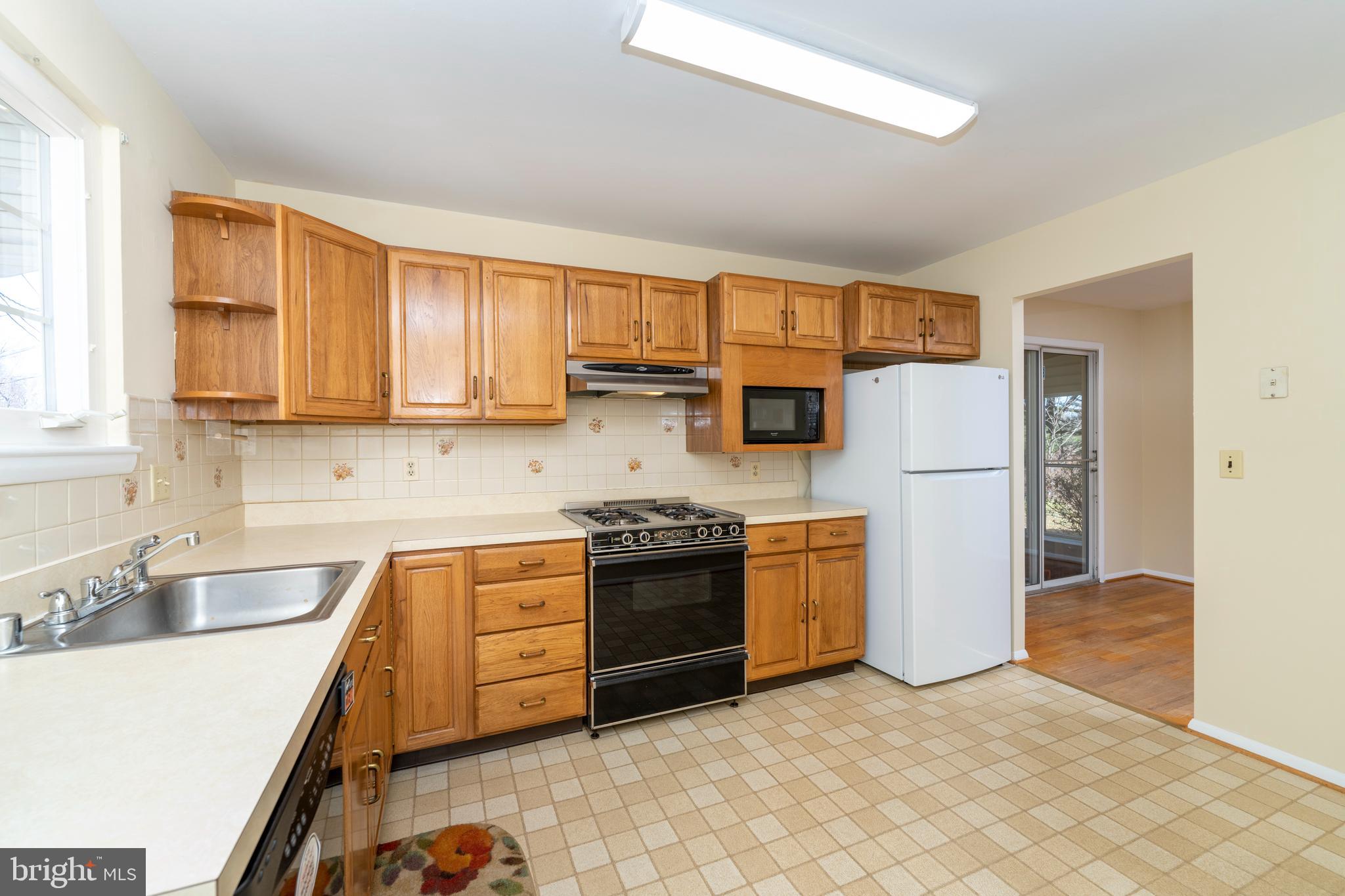 246 Walgrove Road Reisterstown, MD 21136 - Photo 8 of 39 Gallery Image 8