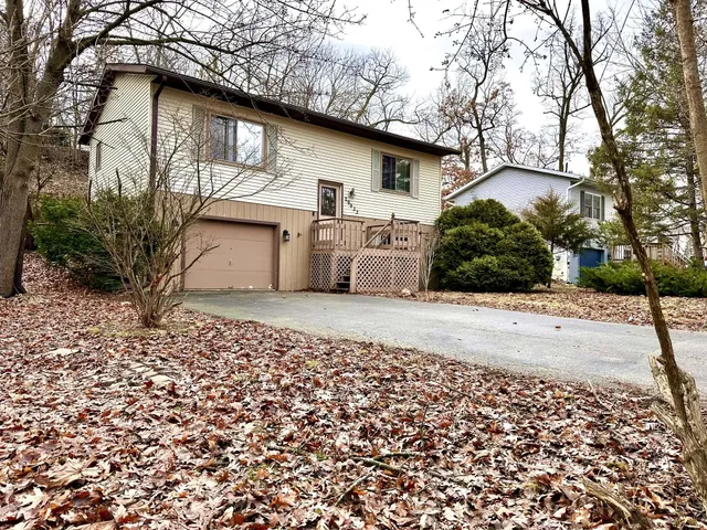 $294,900 | 29933 Greenleaf Drive, Burlington, WI 53105