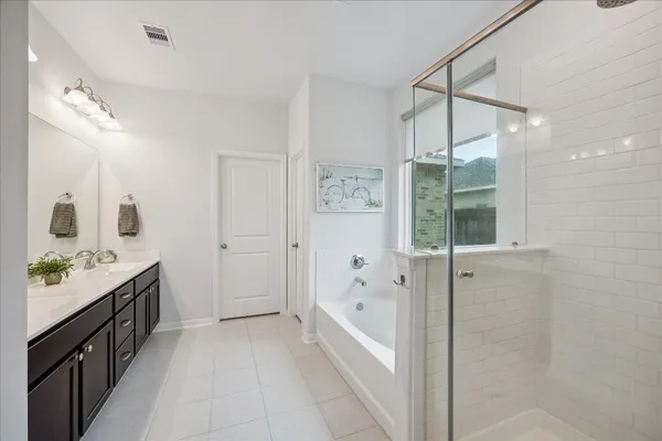 $355,000 | 23418 Malbec Drive, Alvin, TX 77511