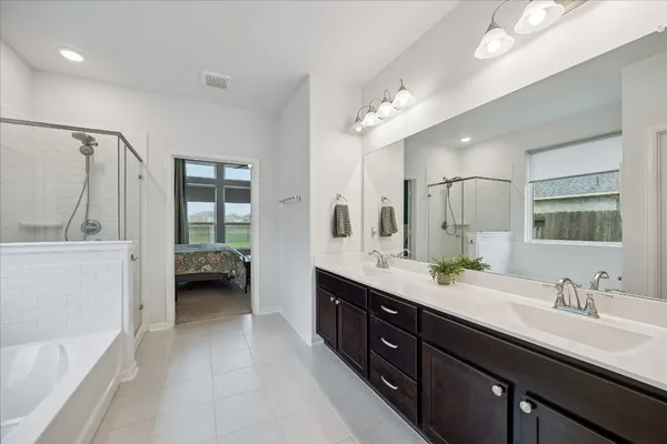 $355,000 | 23418 Malbec Drive, Alvin, TX 77511