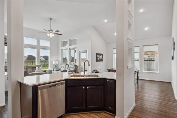 $355,000 | 23418 Malbec Drive, Alvin, TX 77511