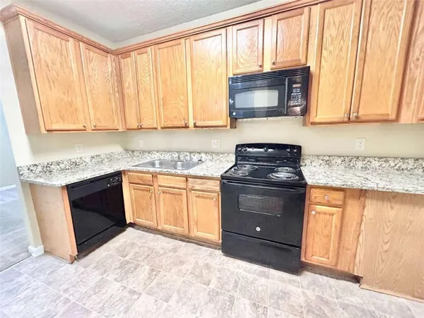 $2,000 | 5400 Festival Avenue, Fairburn, GA 30213