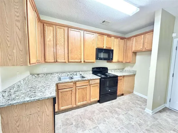 $2,000 | 5400 Festival Avenue, Fairburn, GA 30213