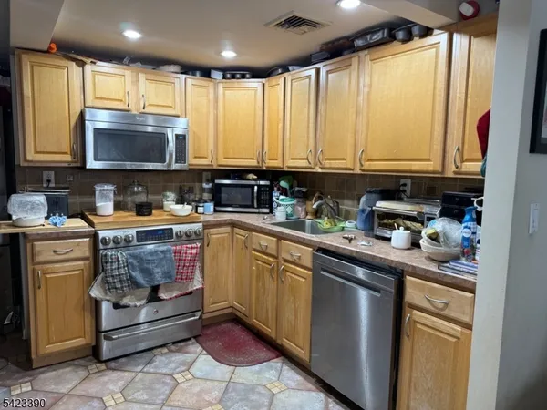 $495,000 | 12 Storms Avenue, Wanaque, NJ 07420