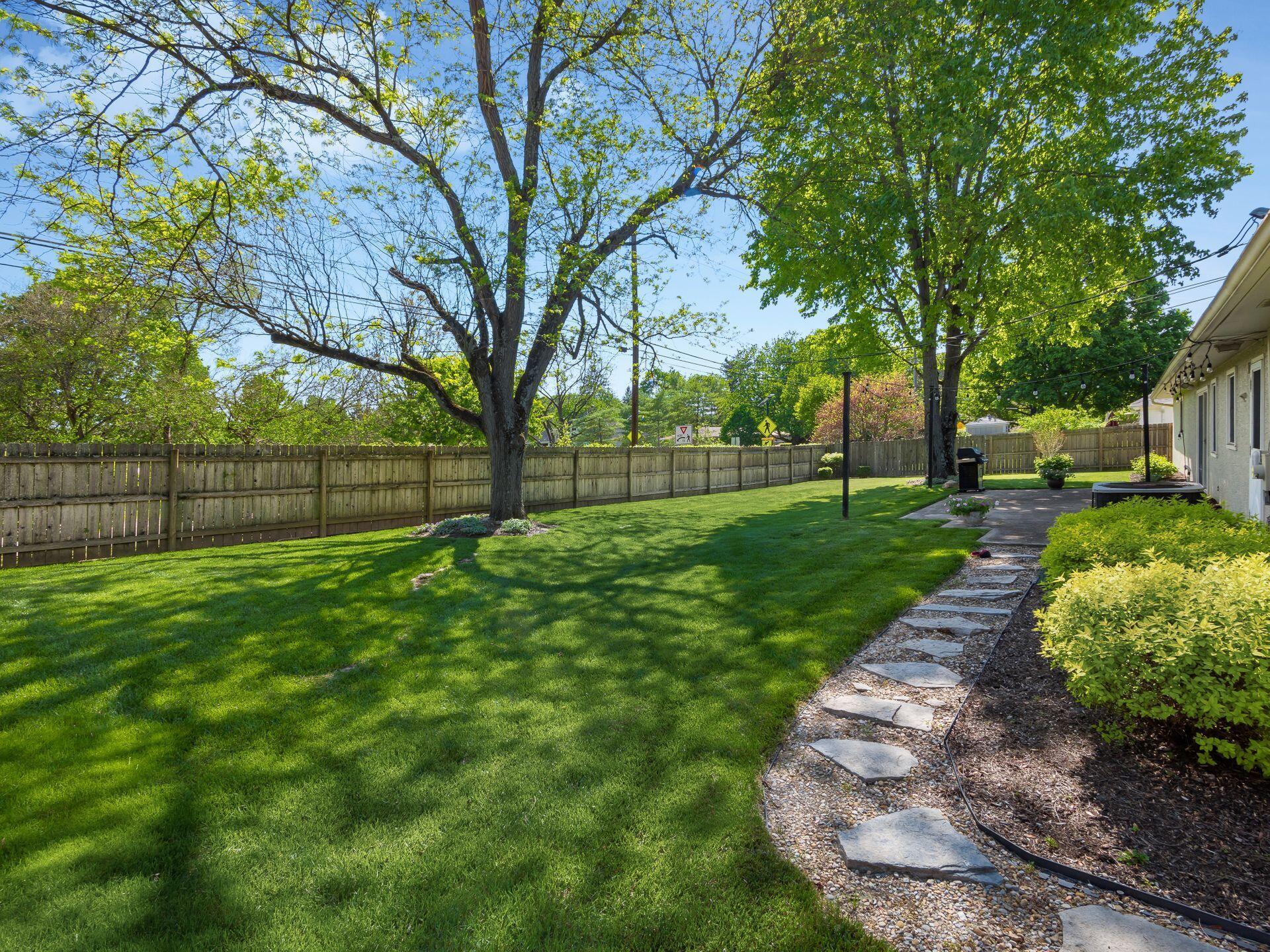 2711 Folkstone Road Columbus, OH 43220 - Photo 56 of 62 056_b6df_N 2711 Folkstone 129