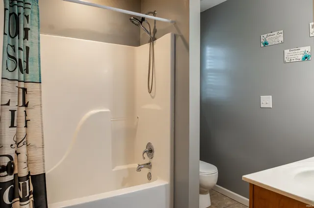 $415,000 | 515 Southridge Drive, Bedford, IN 47421