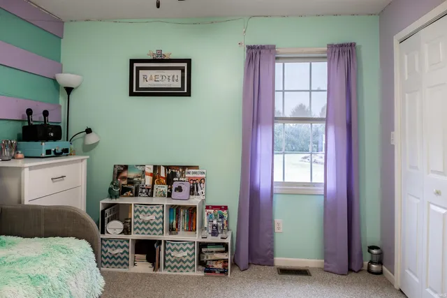 $415,000 | 515 Southridge Drive, Bedford, IN 47421