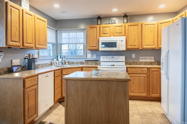 $415,000 | 515 Southridge Drive, Bedford, IN 47421