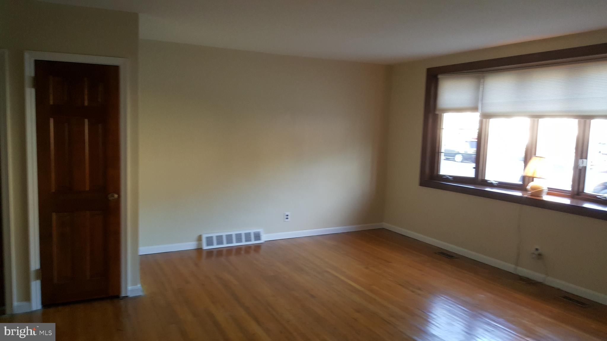 3636 Salina Road Philadelphia, PA 19154 - Photo 4 of 25 Gallery Image 4
