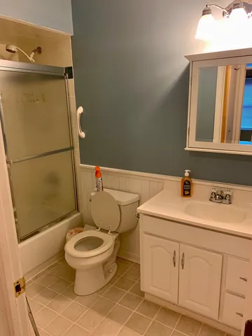 $3,200 | 156 Brookside Drive, Glendale Heights, IL 60139