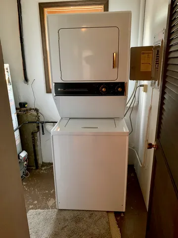 $3,200 | 156 Brookside Drive, Glendale Heights, IL 60139