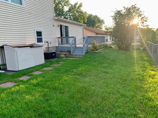 $3,200 | 156 Brookside Drive, Glendale Heights, IL 60139