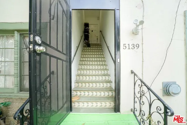 $2,950 | 5139 Marathon Street, Los Angeles, CA 90038