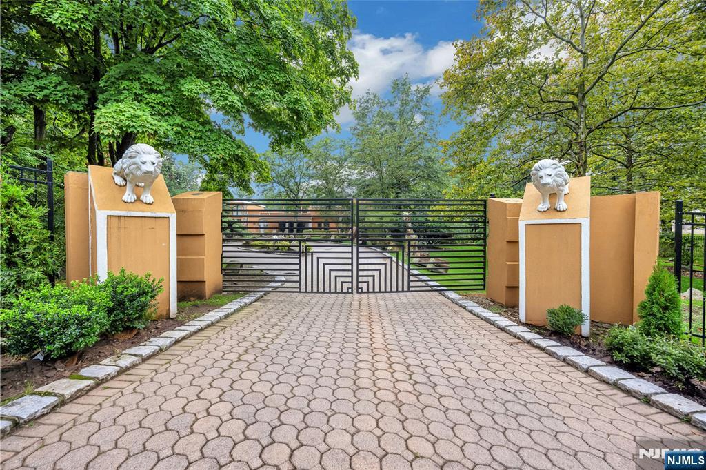 16 Schaffer Road Alpine, NJ 07620 - Photo 1 of 22 Gallery Image 1