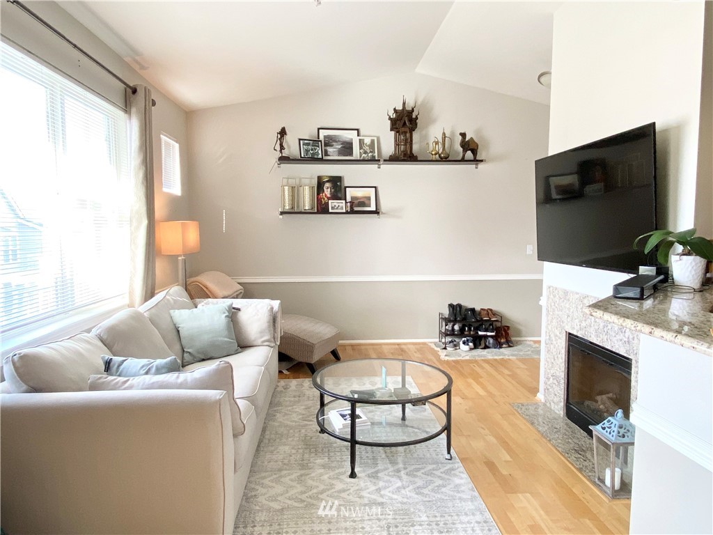 2960 Southwest Raymond Street, Unit 302 Seattle, WA 98126 - Photo 3 of 22 Gallery Image 3