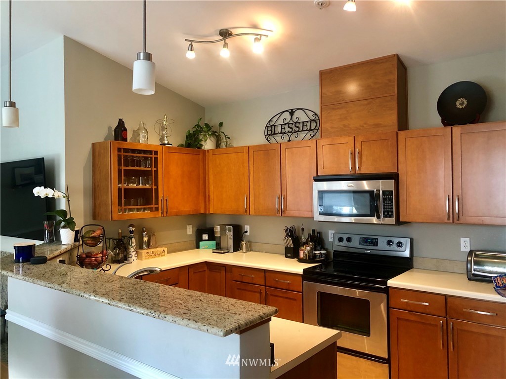 2960 Southwest Raymond Street, Unit 302 Seattle, WA 98126 - Photo 6 of 22 Gallery Image 6
