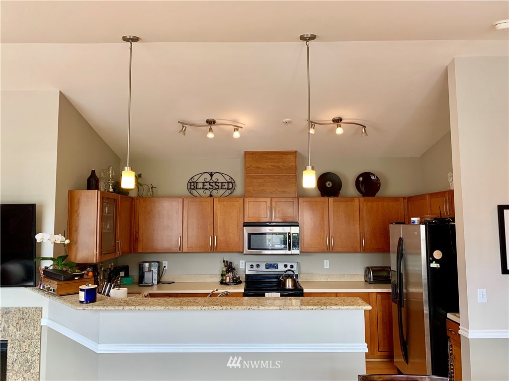 2960 Southwest Raymond Street, Unit 302 Seattle, WA 98126 - Photo 8 of 22 Gallery Image 8