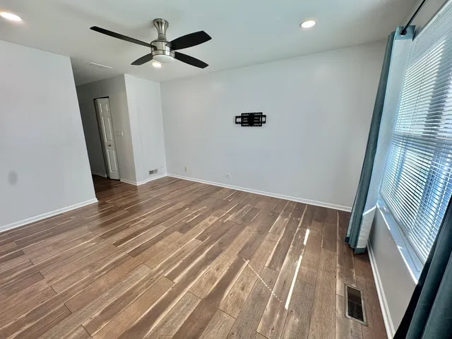 $2,700 | 58 West Briarwood Drive, Streamwood, IL 60107