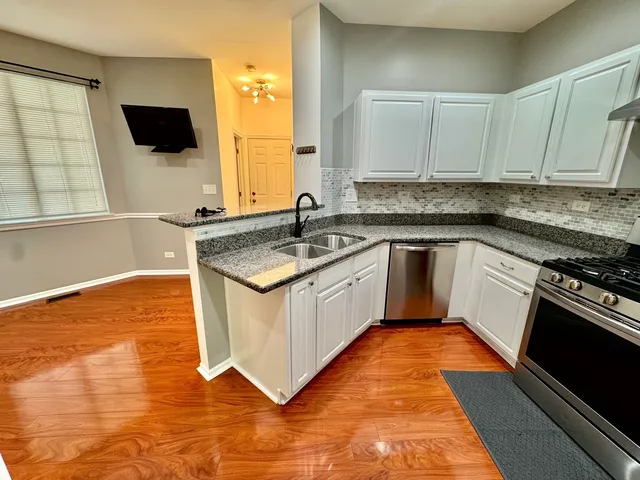 $2,700 | 58 West Briarwood Drive, Streamwood, IL 60107