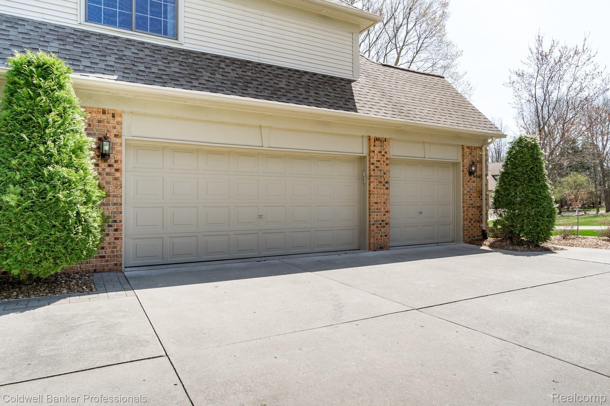 3822 Red Root Road Lake Orion, MI 48360 - Photo 36 of 42 3822-Red-Root-Rd-38.JPG