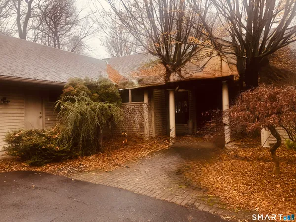 $1,050,000 | 40 Ferncliff Drive, West Hartford, CT 06117