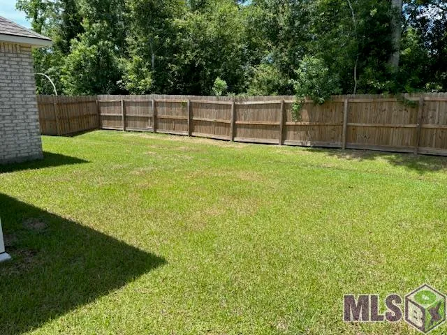 $2,300 | 38404 Queen Street, Prairieville, LA 70769