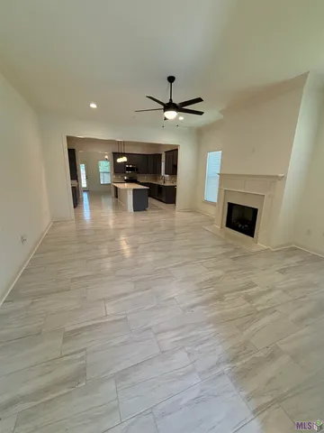 $2,300 | 38404 Queen Street, Prairieville, LA 70769