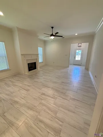 $2,300 | 38404 Queen Street, Prairieville, LA 70769