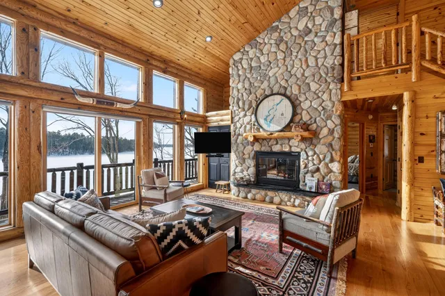 $1,399,500 | 2891 Todd Pk Road, Sarona, WI 54870