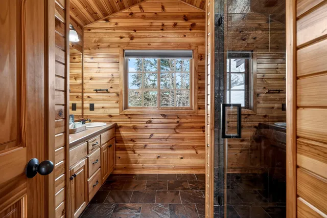 $1,399,500 | 2891 Todd Pk Road, Sarona, WI 54870