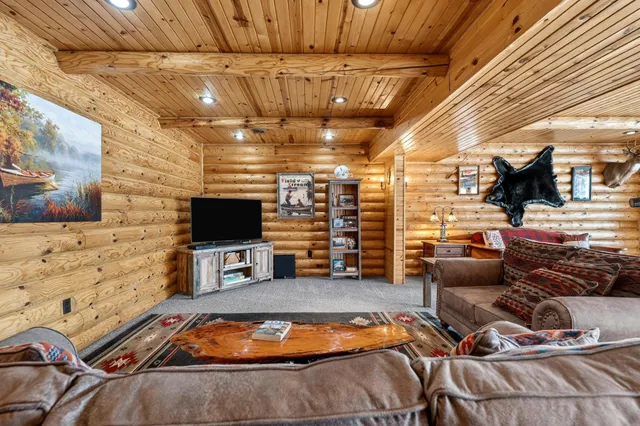 $1,399,500 | 2891 Todd Pk Road, Sarona, WI 54870