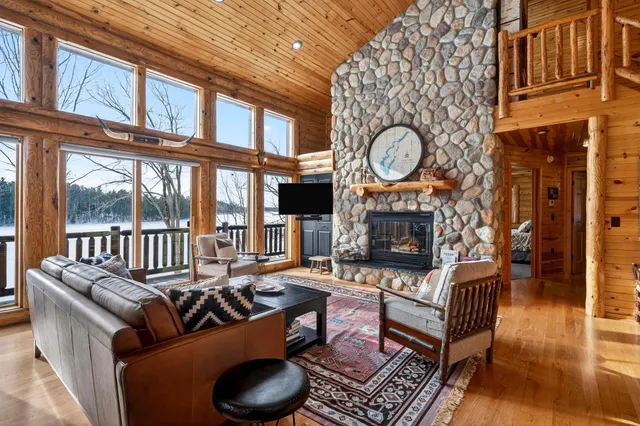 $1,399,500 | 2891 Todd Pk Road, Sarona, WI 54870