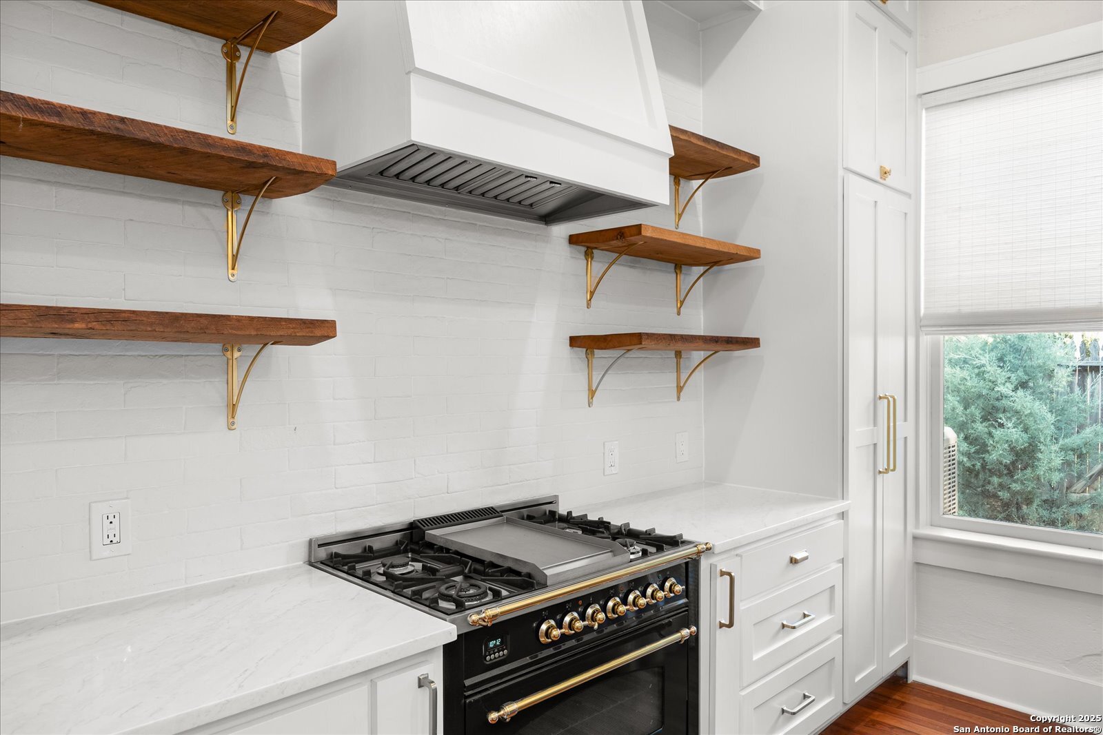 504 6th Street Comfort, TX 78013 - Photo 14 of 48