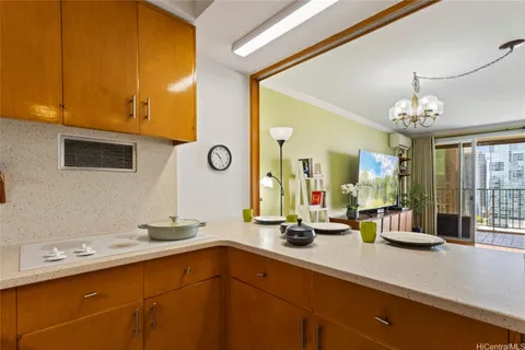 $865,000 | 1350 Ala Moana Boulevard, Unit 2711, Honolulu, HI 96814