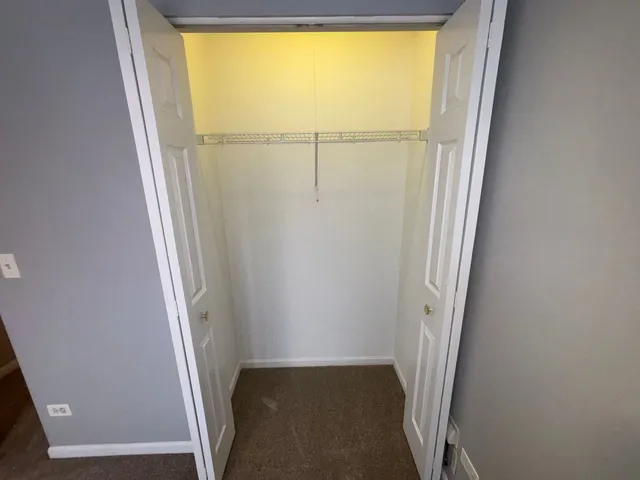 $1,950 | 1313 North Red Oak Circle, Unit 4, Round Lake Beach, IL 60073