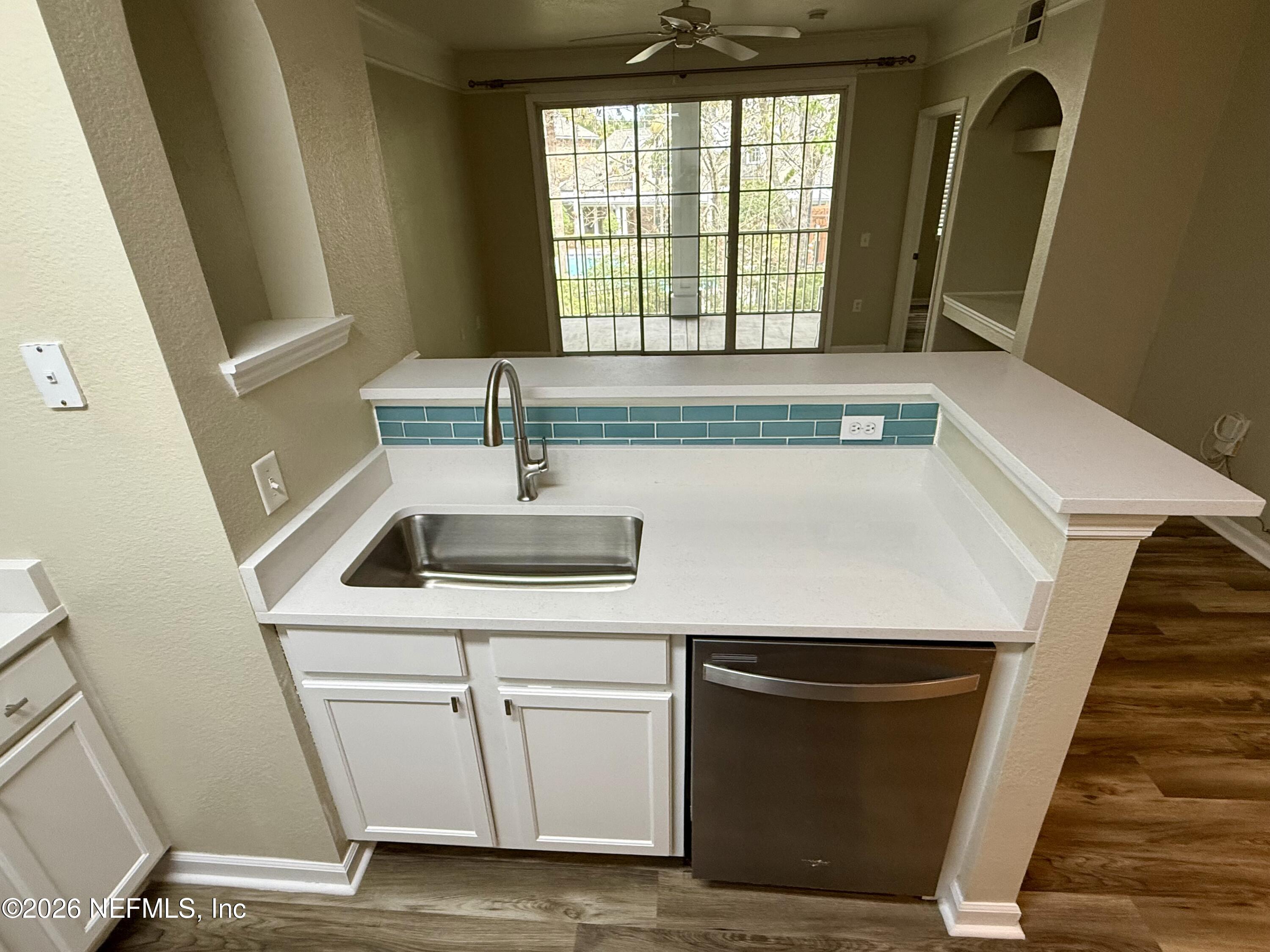 8550 Touchton Road, Unit 926 Jacksonville, FL 32216 - Photo 5 of 23 IMG_1222